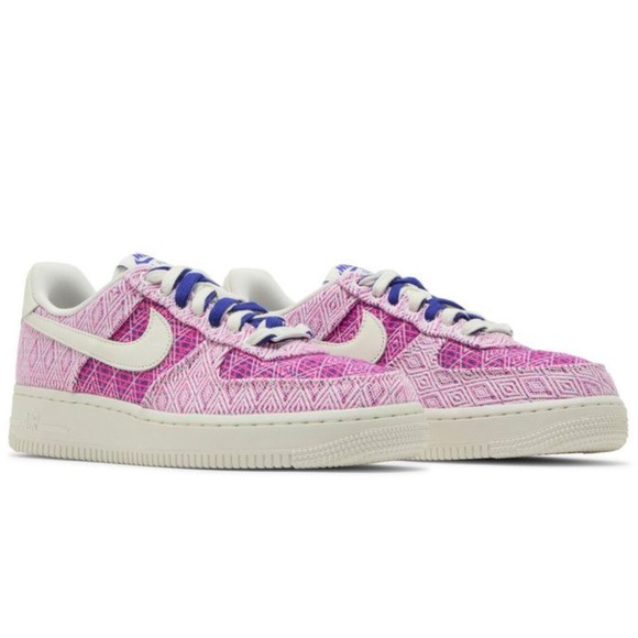 Nike
Air force 1
'woven together'
NWOT - Picture 11 of 12